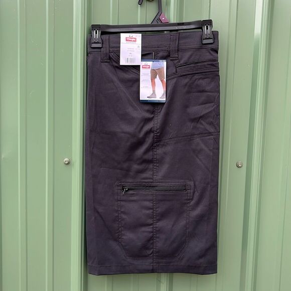 Men's Outdoor Performance Zip Cargo Short with UPF 50+ Size 46 - Picture 1 of 11